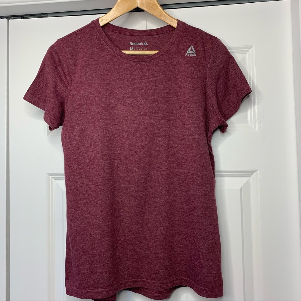 Reebok Maroon Classic T-Shirt Front Logo Women’s Size US M - Picture 1 of 7